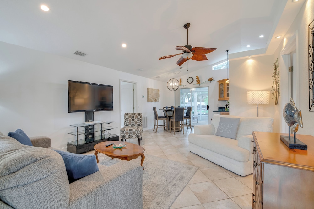 Canal-front Relaxation: Crystal River Home w/ Dock