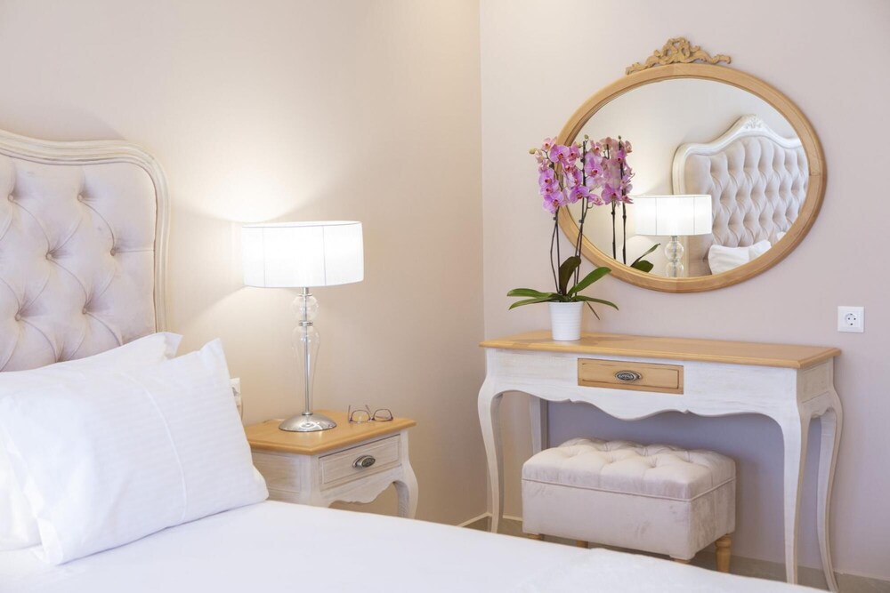 VK Luxury Suites - Private Parking - Adults Only photo 5