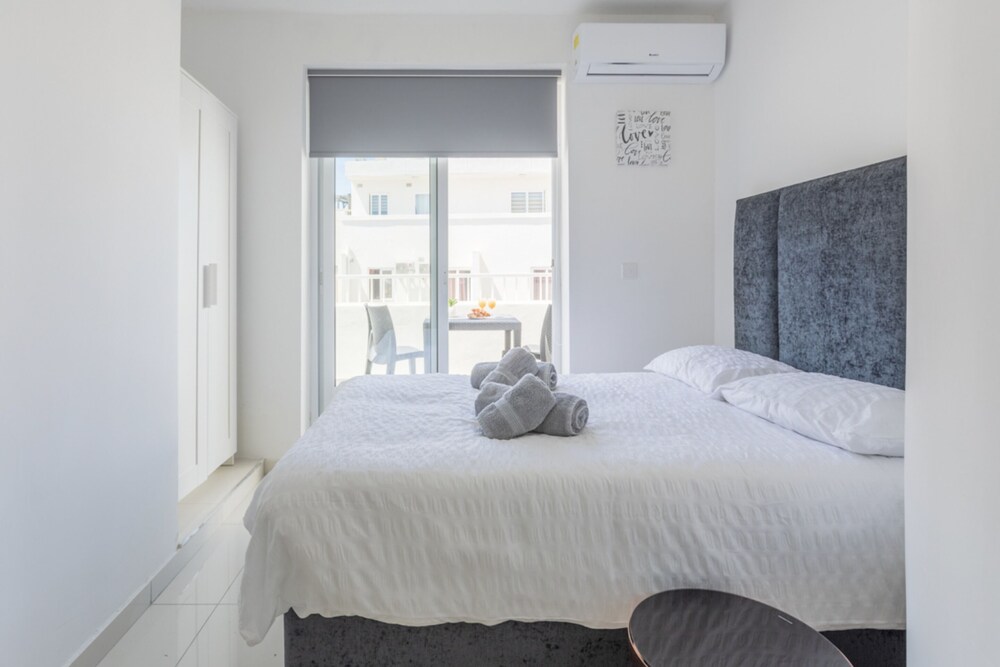 San Giljan Stylish Apartment - Property Image 11