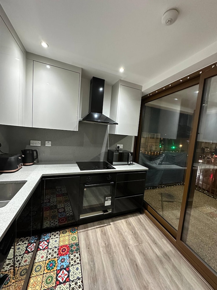 London 1 bed Luxe Flat Ilford Beautiful