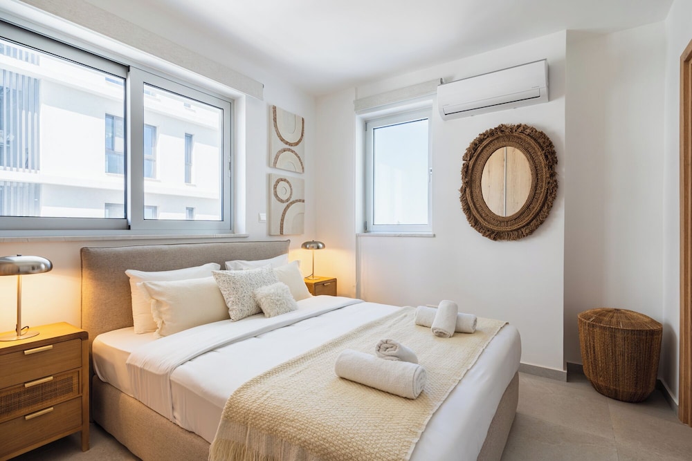 Aelia Chic 2-BR Apt & Balcony in Larnaca