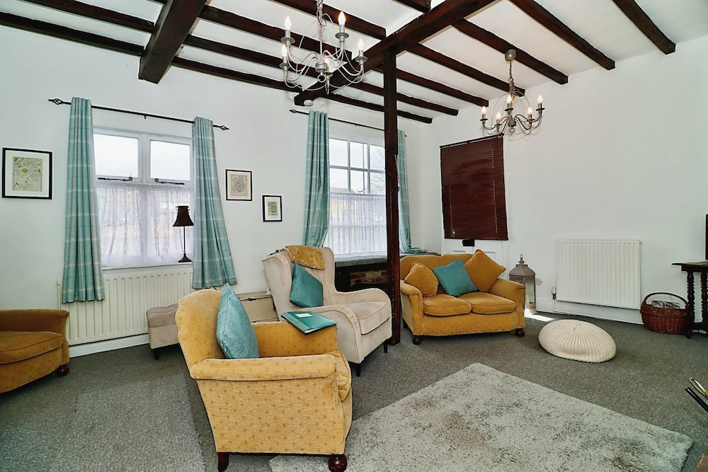 2 Bed Cottage Beautiful Setting Walk to Ironbridge view 5