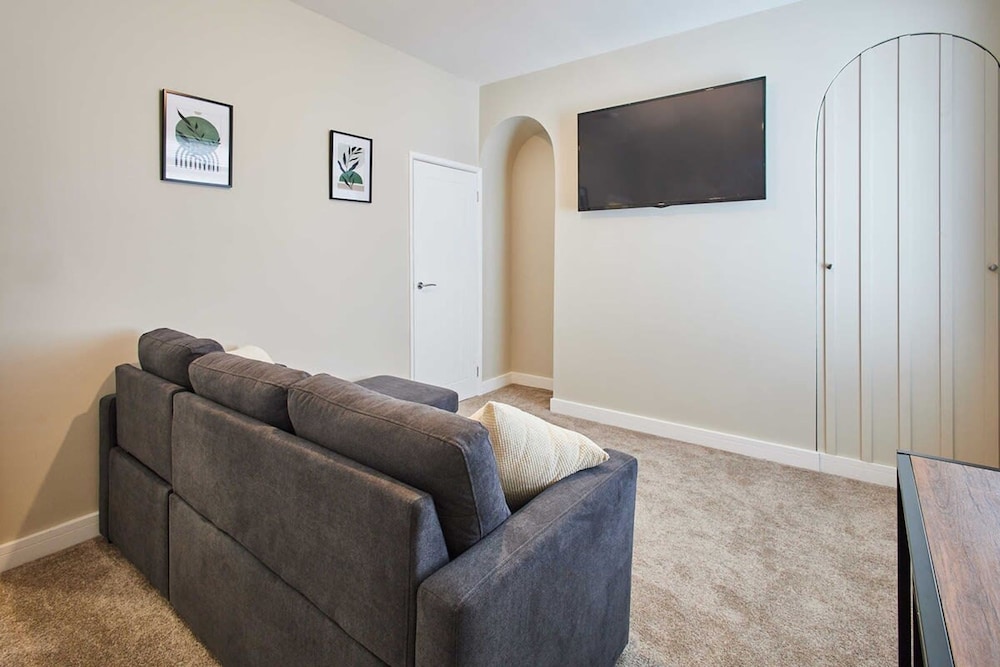 Host Stay Norton House