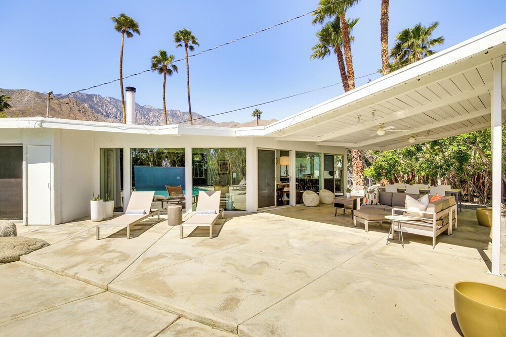 3 Mi to Dtwn: Palm Springs Gem w/ Private Pool!