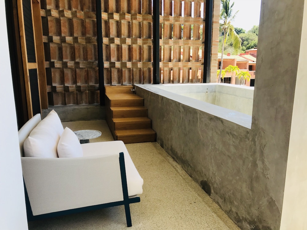 El Careyes Club & Residences