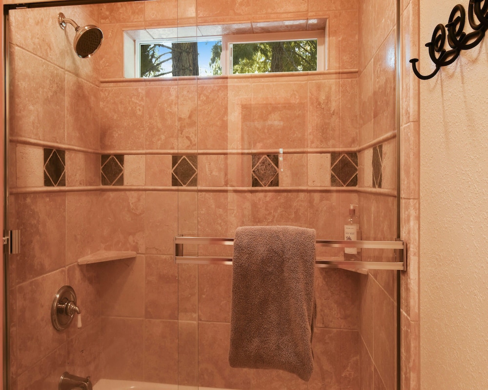 Lake Tahoe Vacations - Lux Leisure - Property Image 35