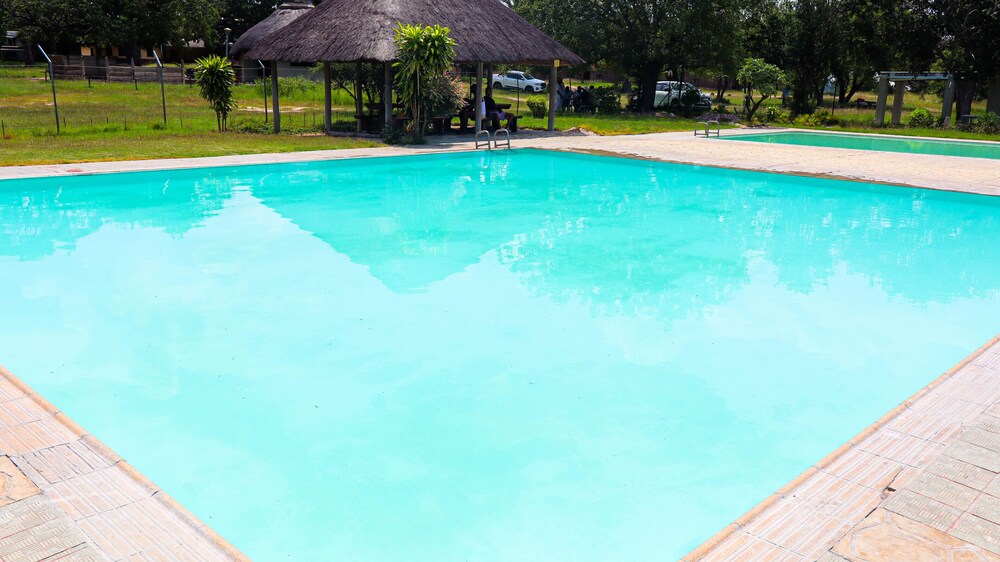 Self Catering Chalets - Manyeleti