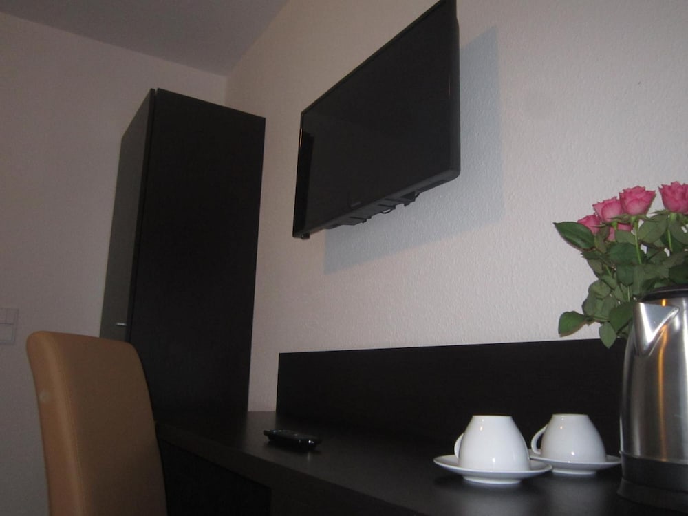 Frankfurt Vacations - Mosel Hotel Frankfurt - Property Image 1