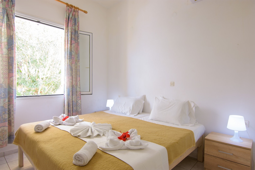 Hiona Apartments