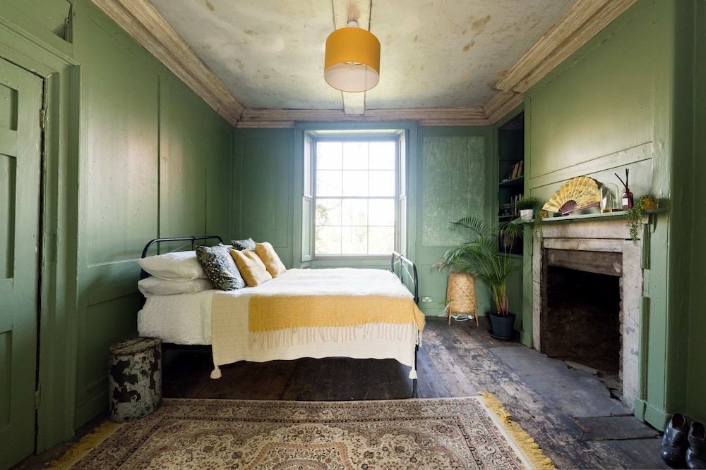 Extraordinary Grade Ii-listed Early Georgian Home