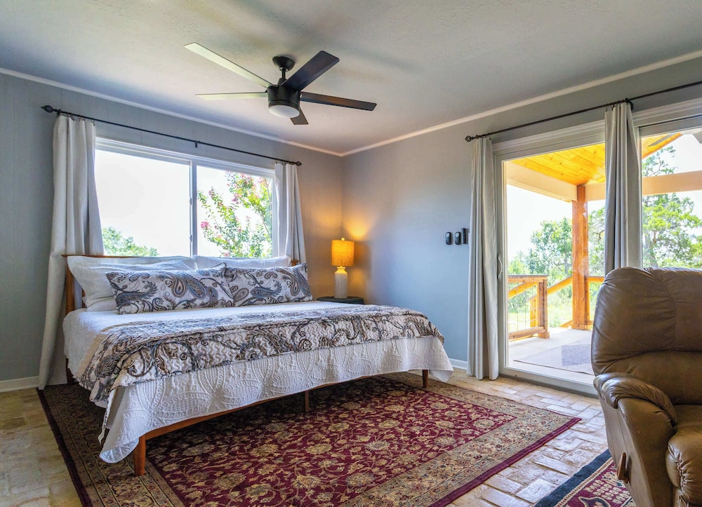 Valley View Retreat for 10