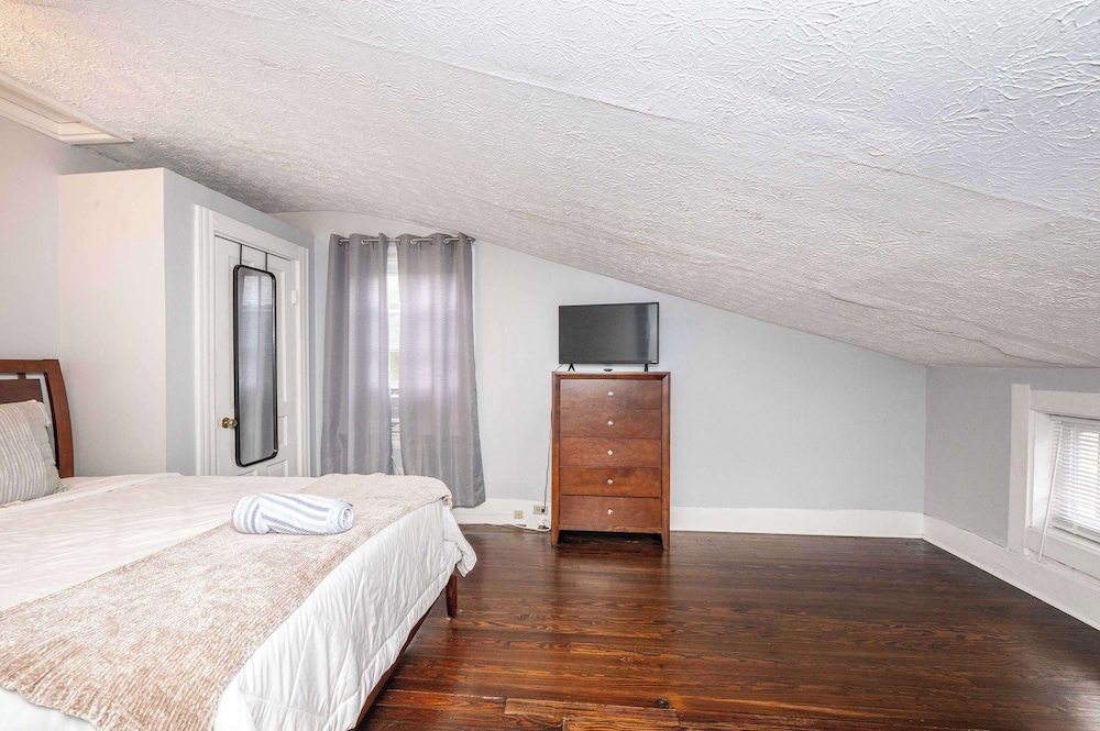 Queen City Suites For 7