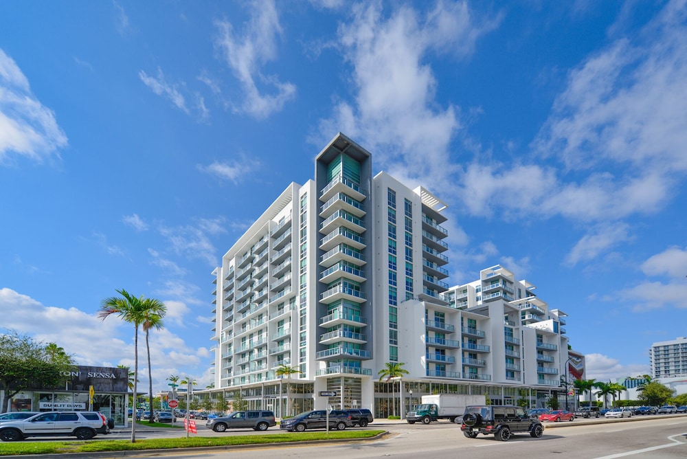Luxury Condo with Den at Design District