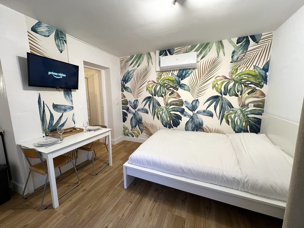 Apartment in Le Mans Near Old Town