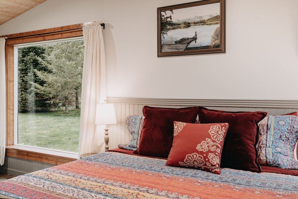 71mf- Rustic - Pets Ok - Sleeps 4 1 Bedroom Cabin by RedAwning view 5