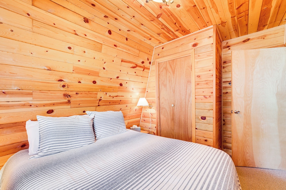 Hike & Atv: Secluded Happy Jack Cabin w/ Deck view 5
