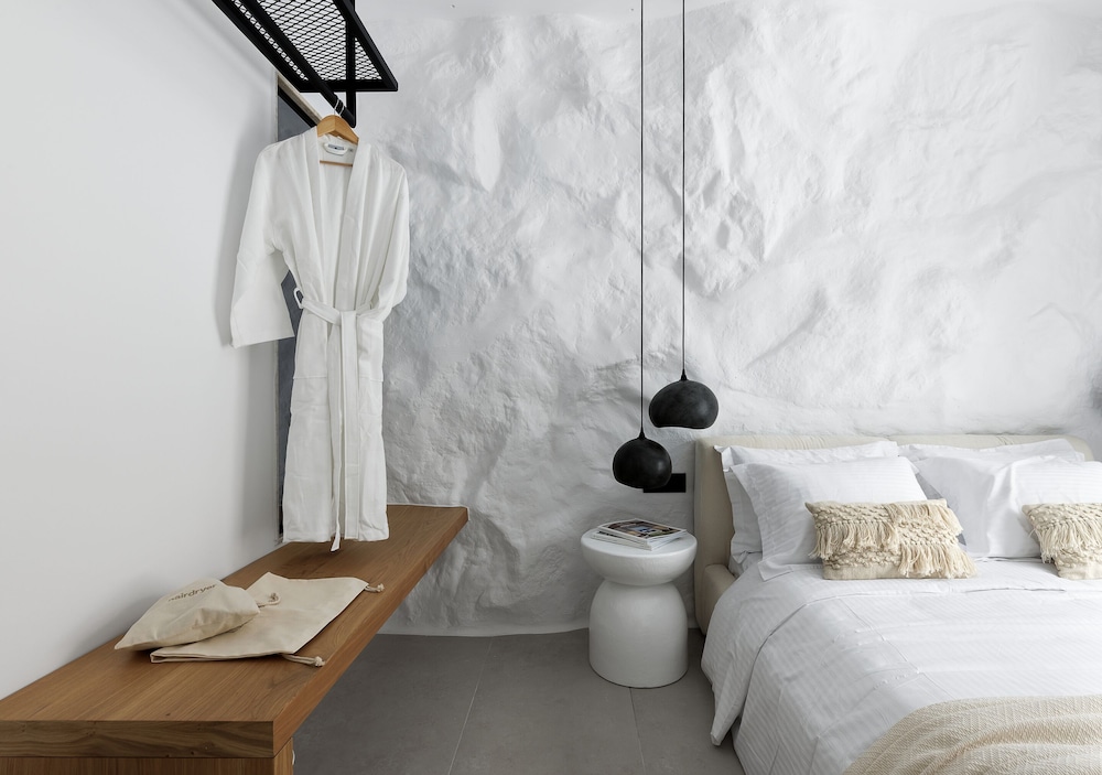WhiteArt Suites