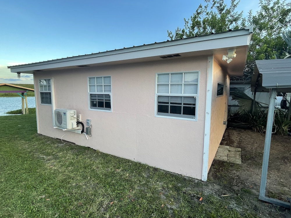 Rim Canal 'yellow House' With Canal Views & Boat Dock 1 Bedroom Cottage by RedAwning view 4