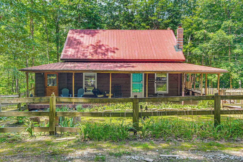 Sunroom, Grill & Wraparound Porch: Jamestown Home