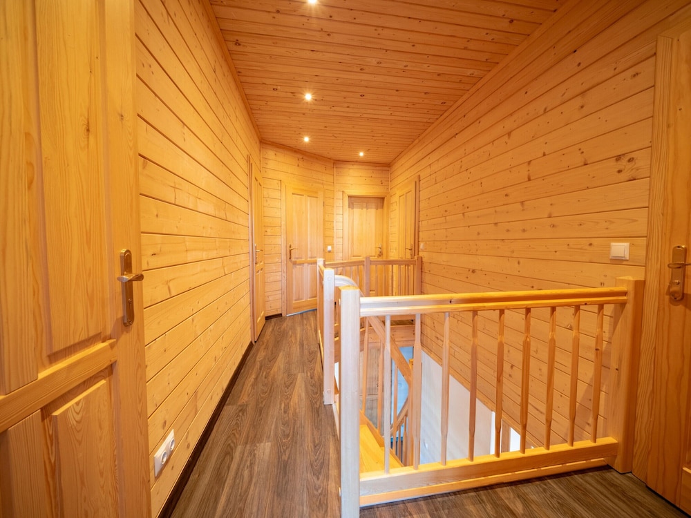 Wooden Holiday Home with Microwave near Brunssummerheide