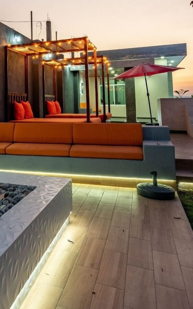 Loft with Pools and Rooftop Sky Bar