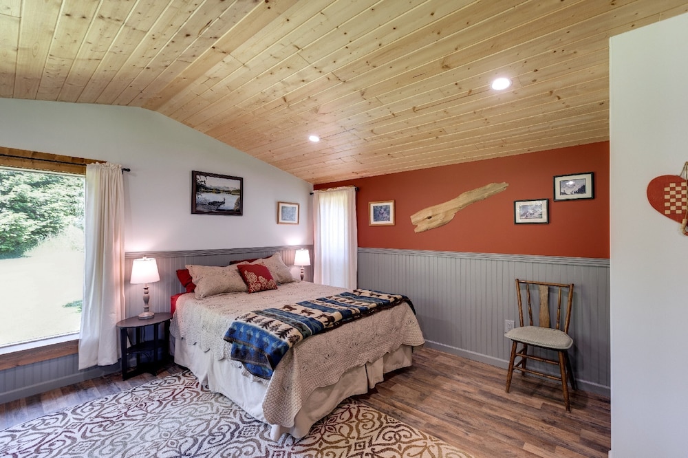 71MF- Rustic - Pets Ok - Sleeps 4 view 4