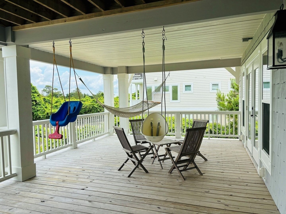 Gray Goose 5 Bedroom Home by RedAwning