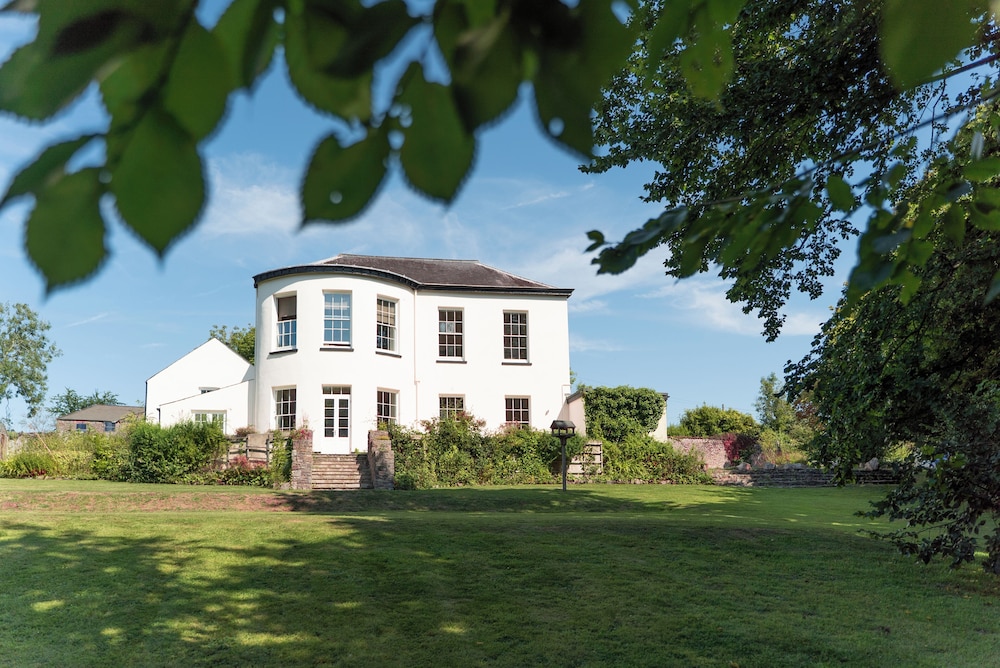 Holyland House - Greenacres Estates