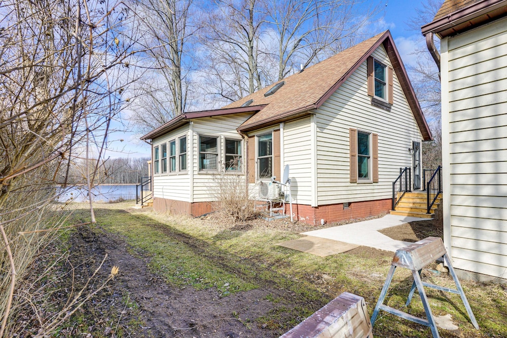 Coldwater Vacations - Waterfront Cottage w/ Dock on Dragon Lake! - Property Image 16