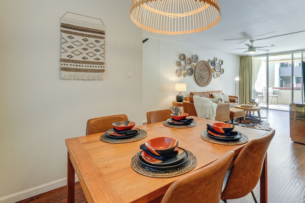 < 1 Mi to Old Town: Scottsdale Condo w/ Balcony
