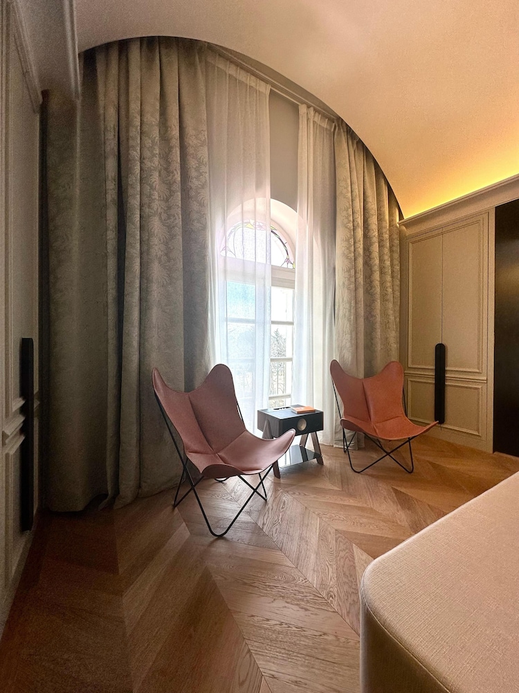 Chateau Pimo
