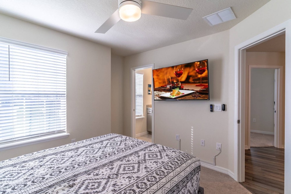 3285 Windsor Island