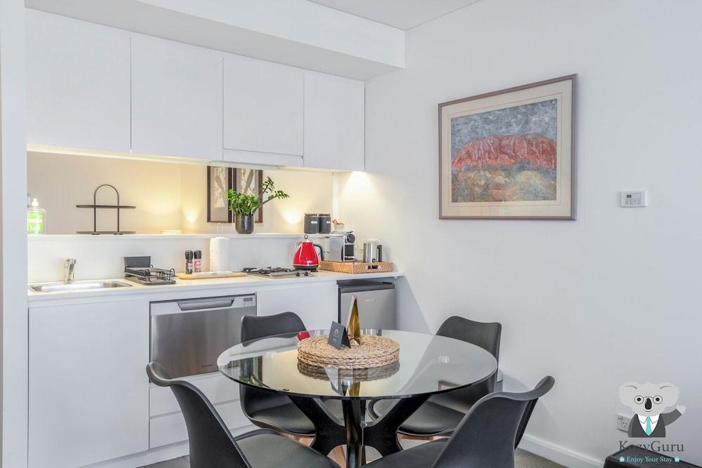 Kozyguru | Barangaroo | Waterfront Views Studio