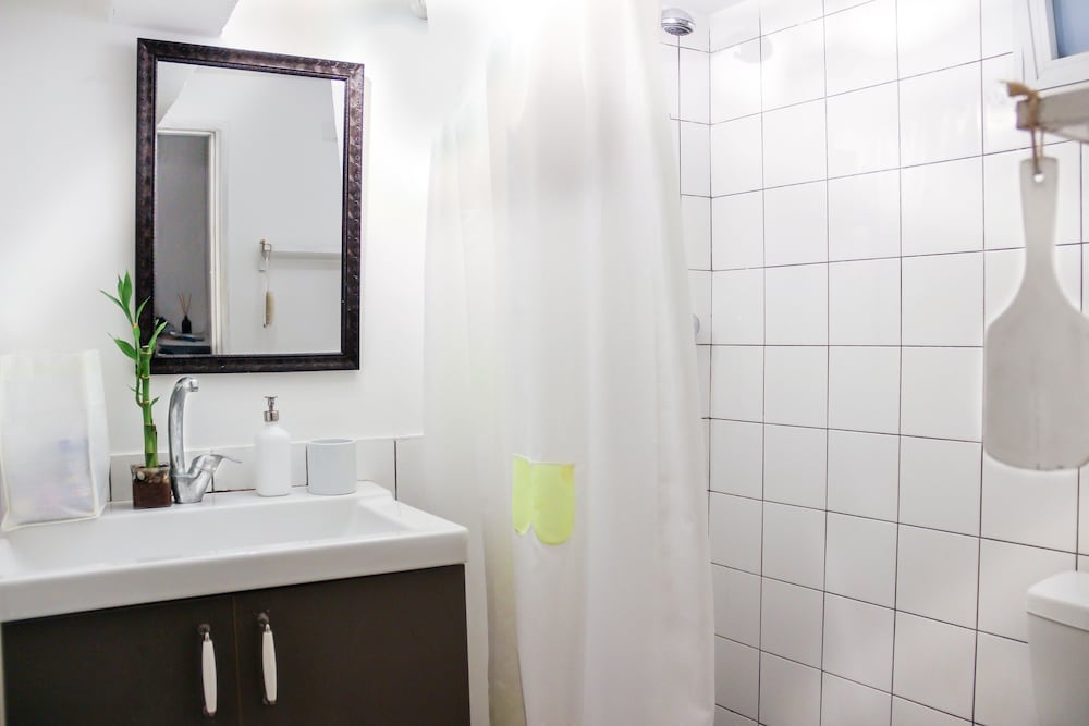 Chic Central TLV 1BR Near the Beach