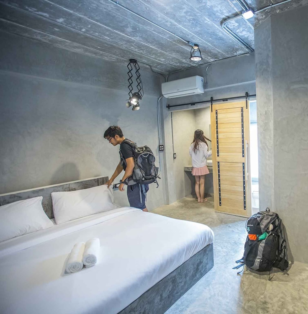 UdonBackpackers Beds and Cafe