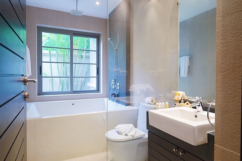 Fabulous 2br Pool Villa Walk to Bangtao Beach and Catch Club