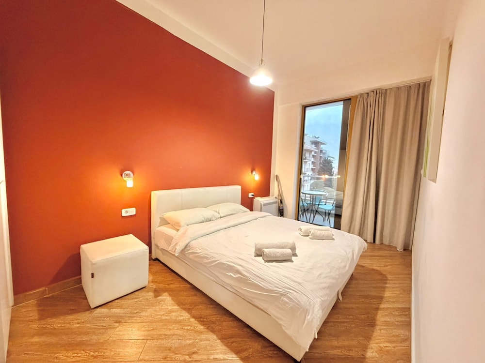 Orange Central Suites