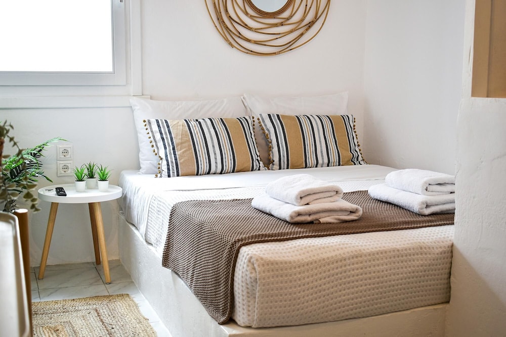 Whitelist Studio 2 in Mykonos Town view 4