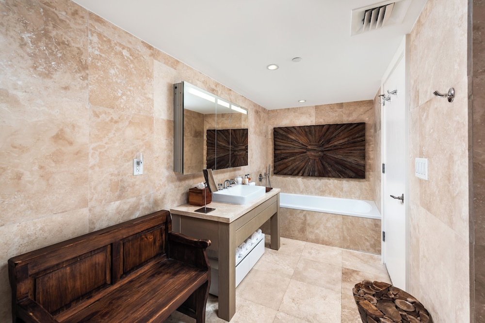 Luxury Vacation Rentals at 1 Hotel & Homes by LRMB