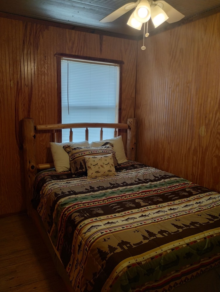 Anglers Riverfront Cabins view 4