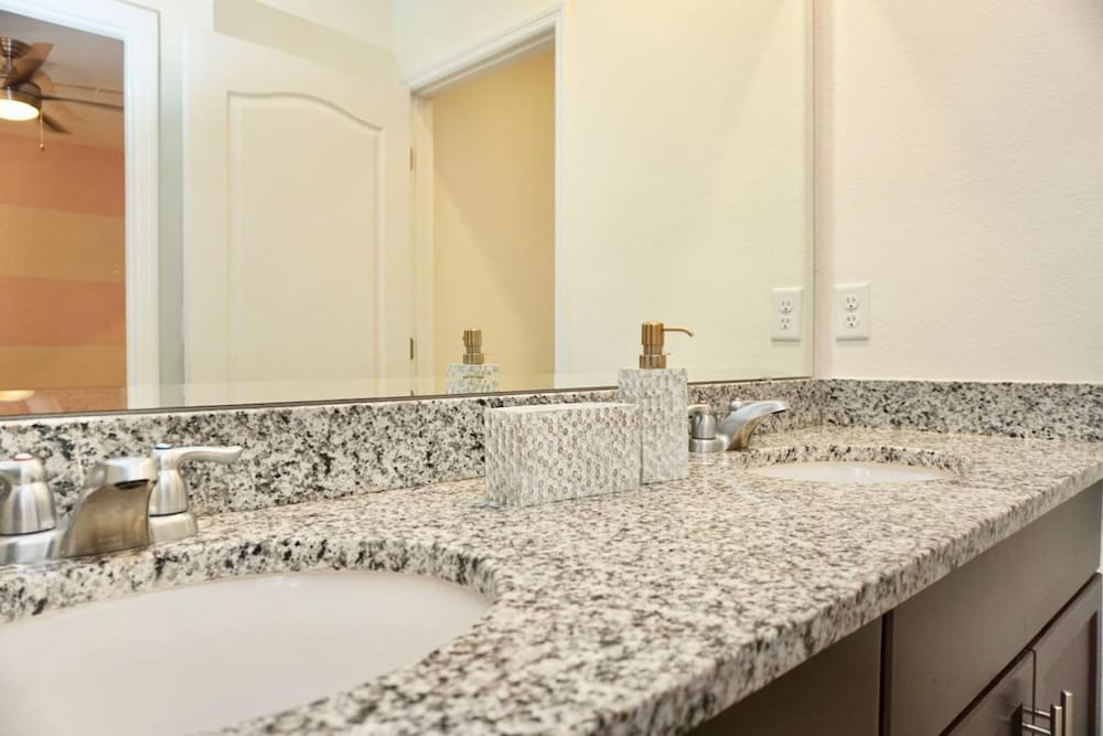 3kingbeds Spa Gameroom Solterra