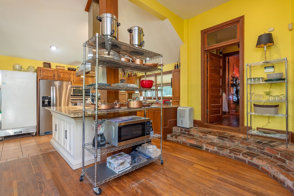 Engadine Inn  Cabins - Property Image 95