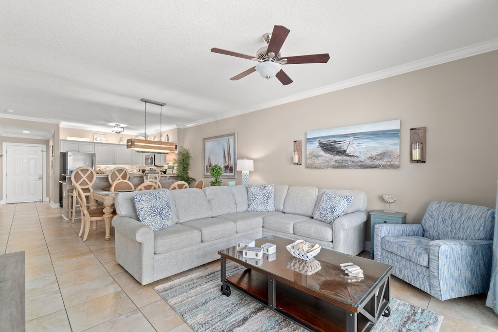 Twin Palms by Book That Condo