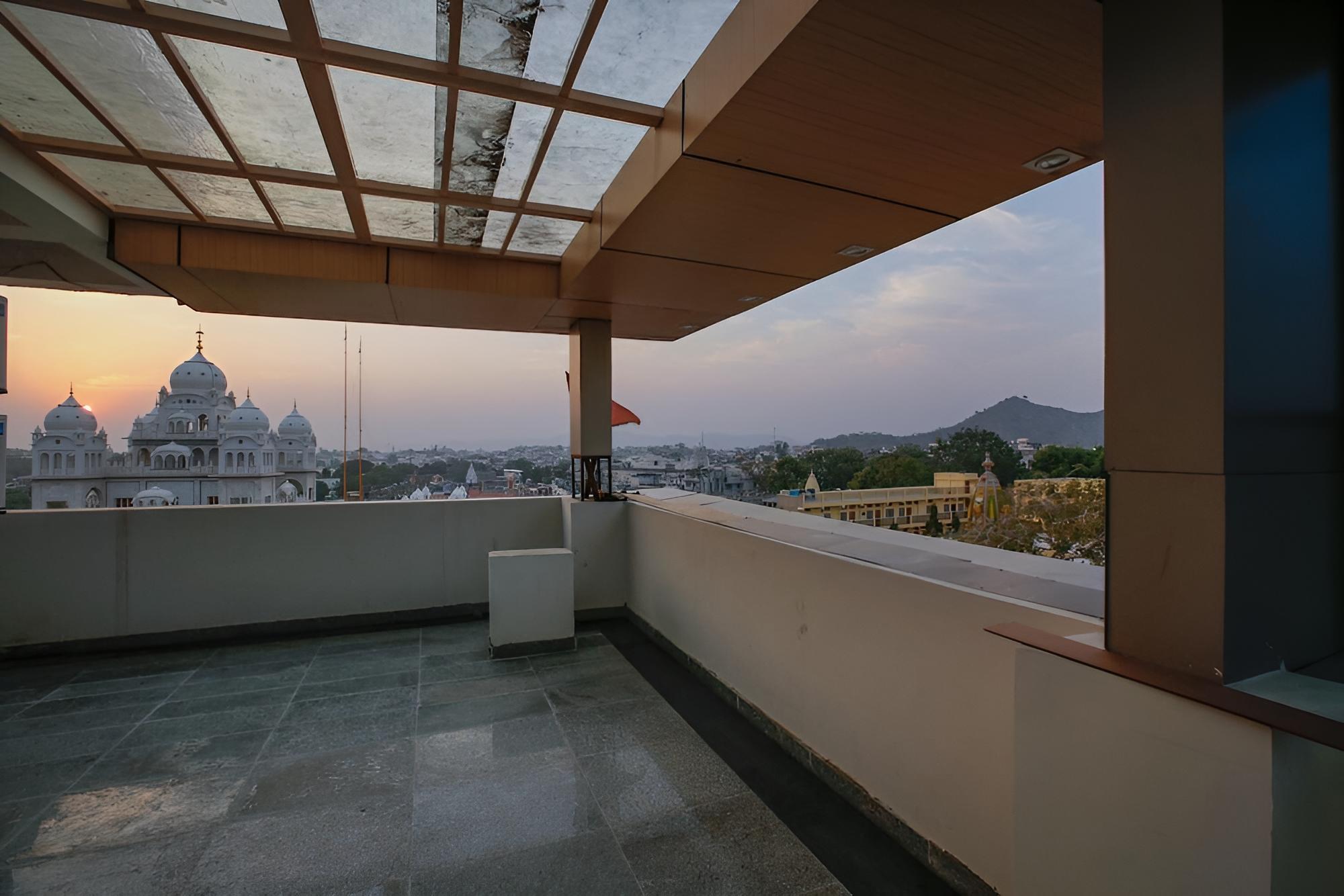 Hotel Krish Palace