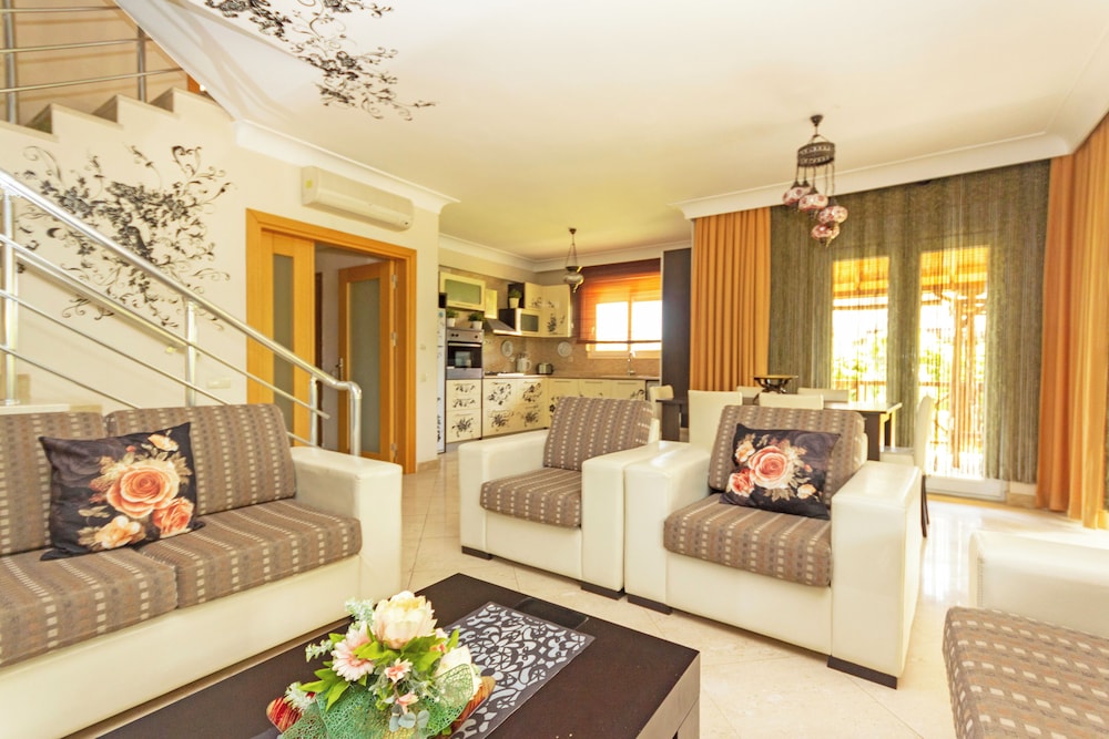 Paradise Town Villa Camilla view 5