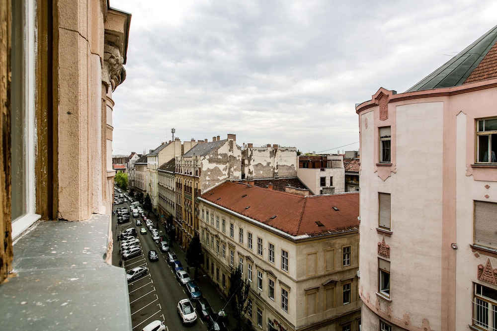 Wesselenyi 18 Apartment view 5