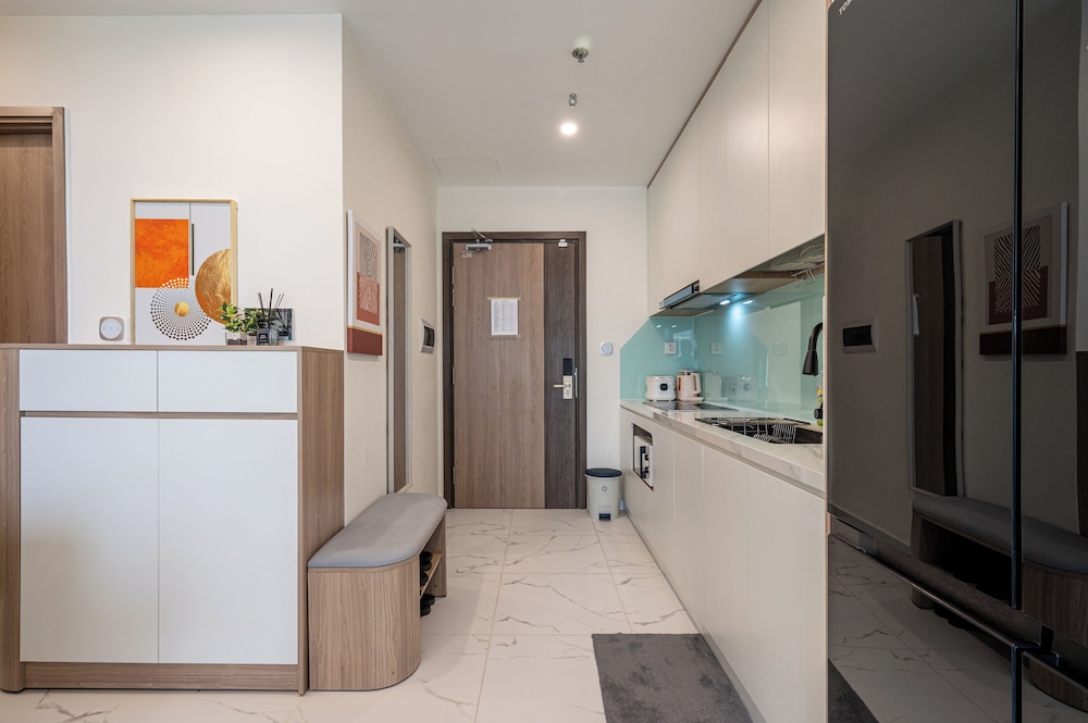 LA Nest 2BR WeeklyMonthly big deal GH2