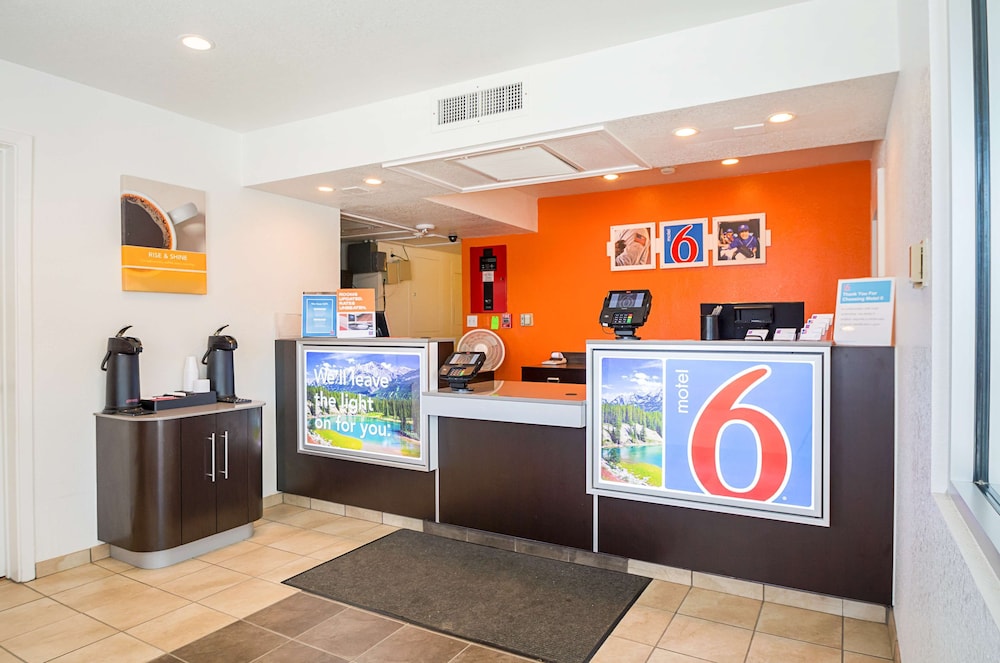 Motel 6 Pueblo, CO - I-25