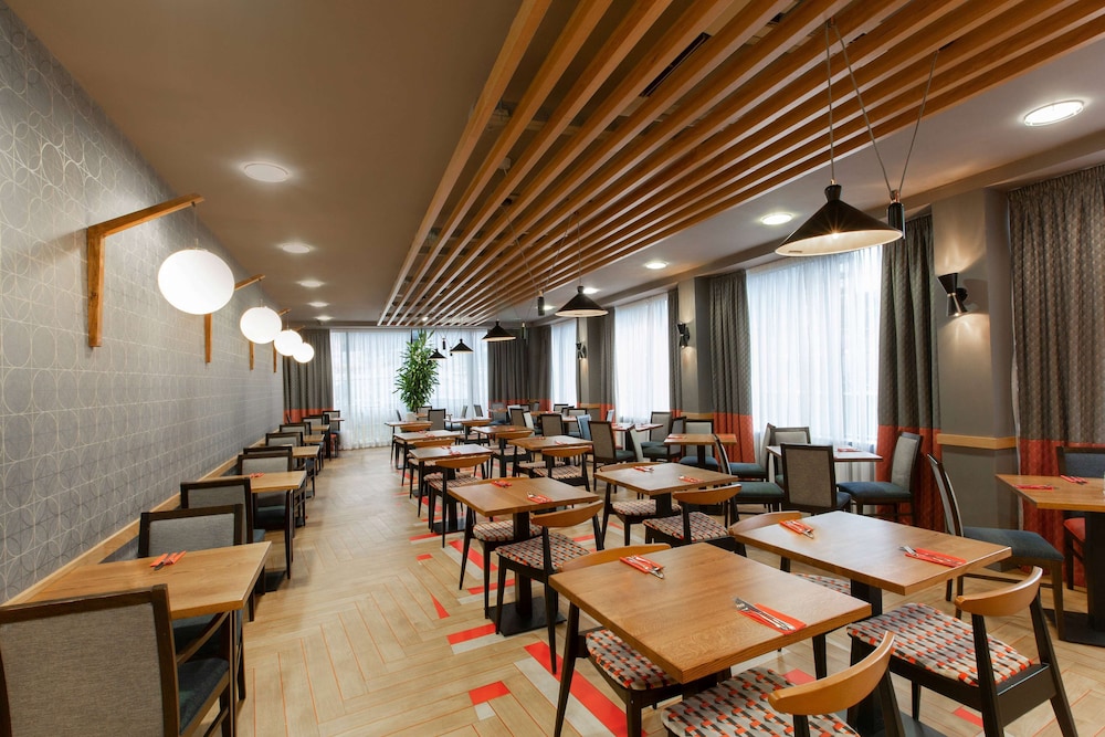 Gateshead Vacations - Ramada Encore by Wyndham Newcastle-Gateshead - Property Image 6