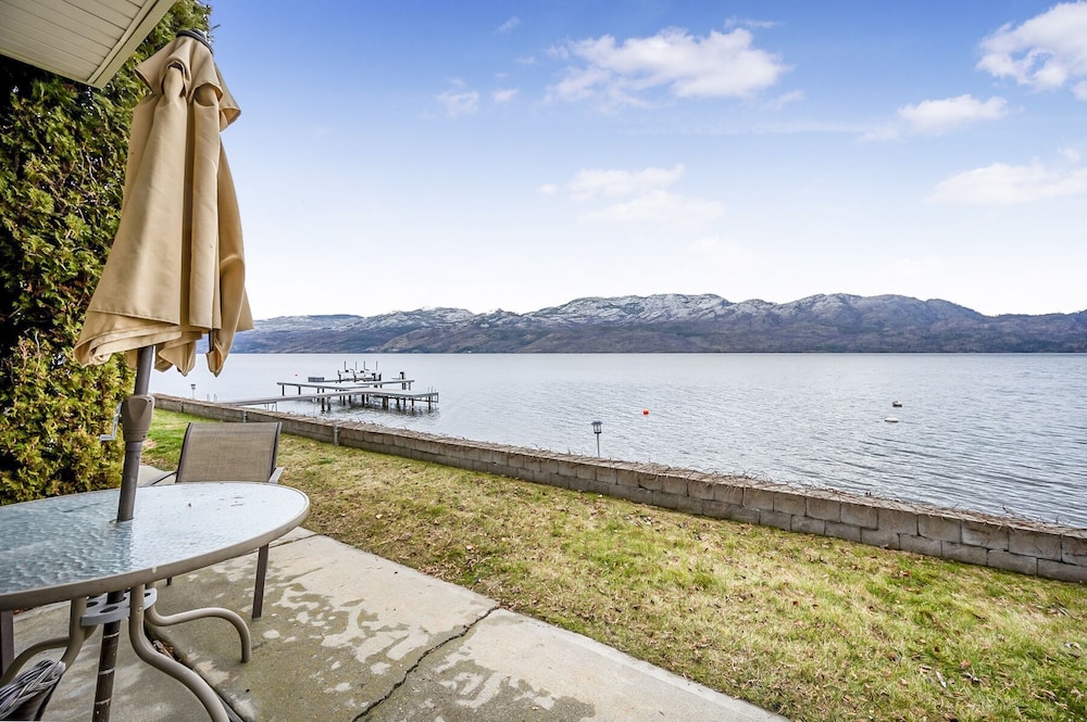 Lakeside Condo w Large Outdoor Space